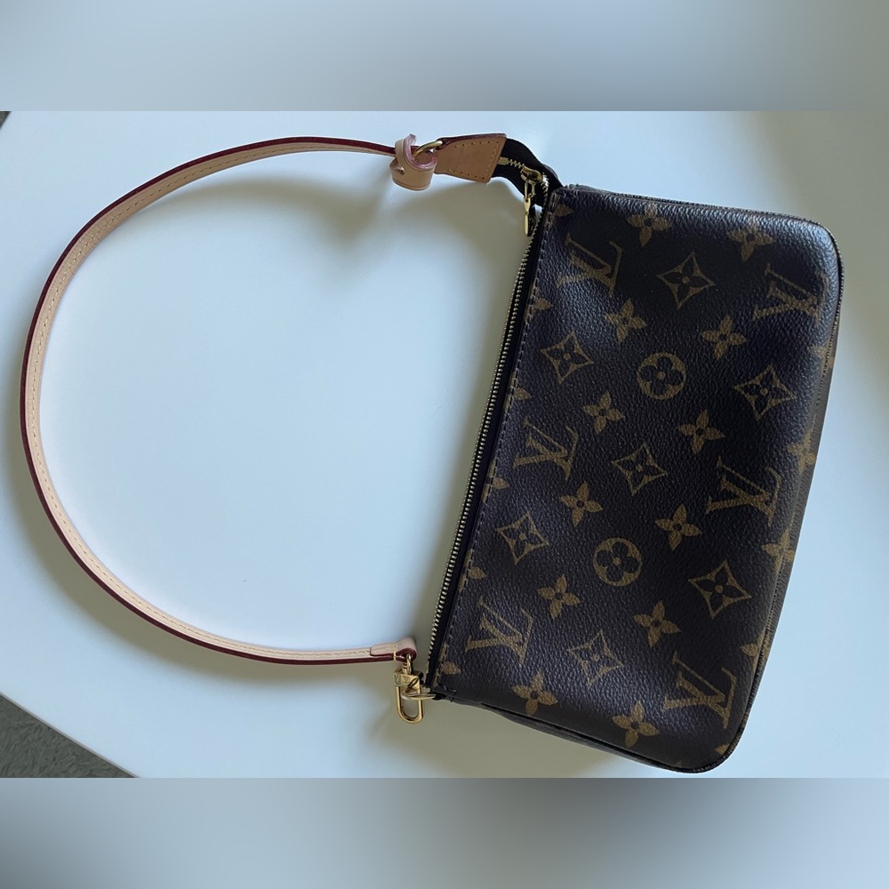 Loui Vuitton Pochette Accessories NM Monogram